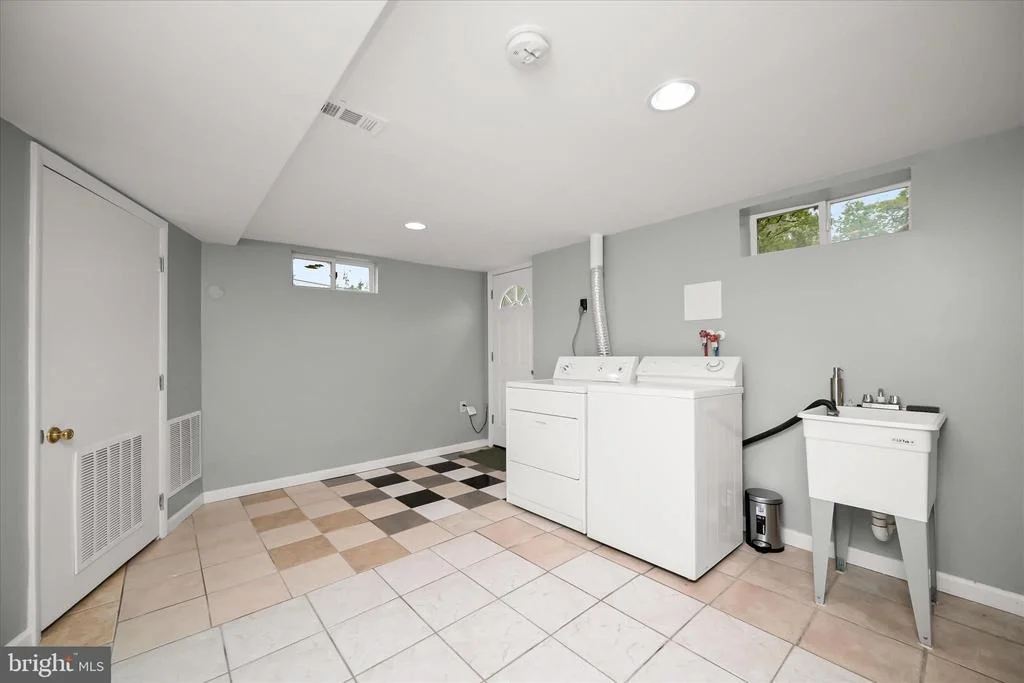 Photo of 7403 LOCUST DRIVE