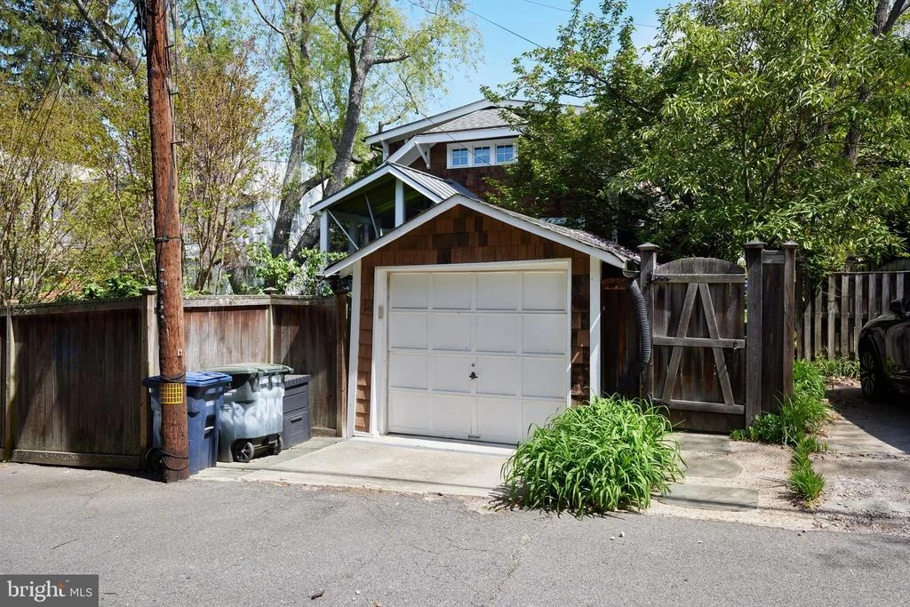 Photo of 4236 RIVER ROAD NW