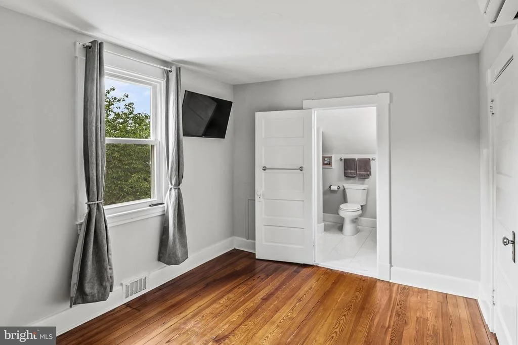 Photo of 208 EDGEWATER DRIVE