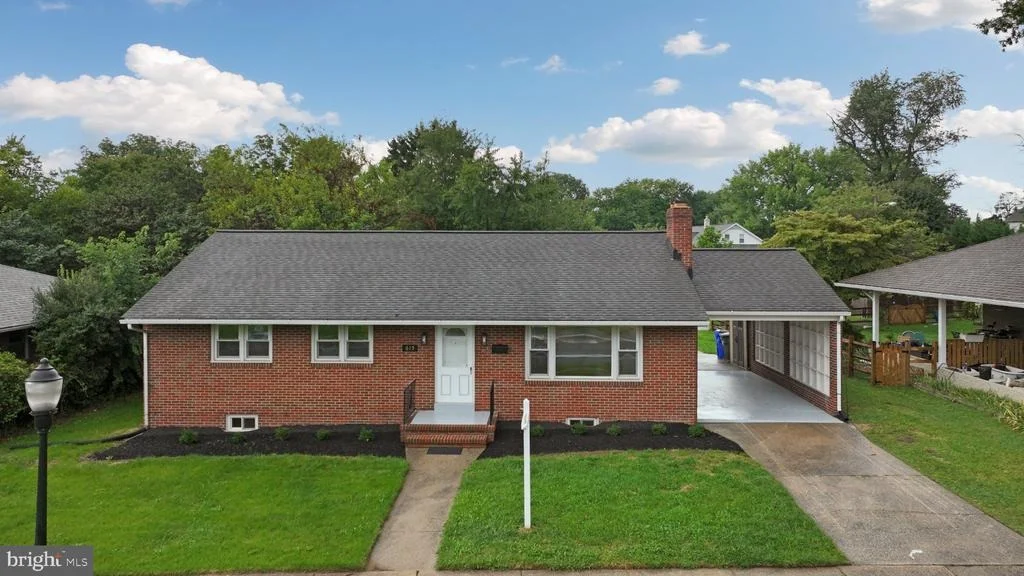 Photo of 615 TANEY AVENUE