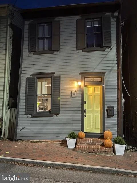 Photo of 32 CORNHILL STREET