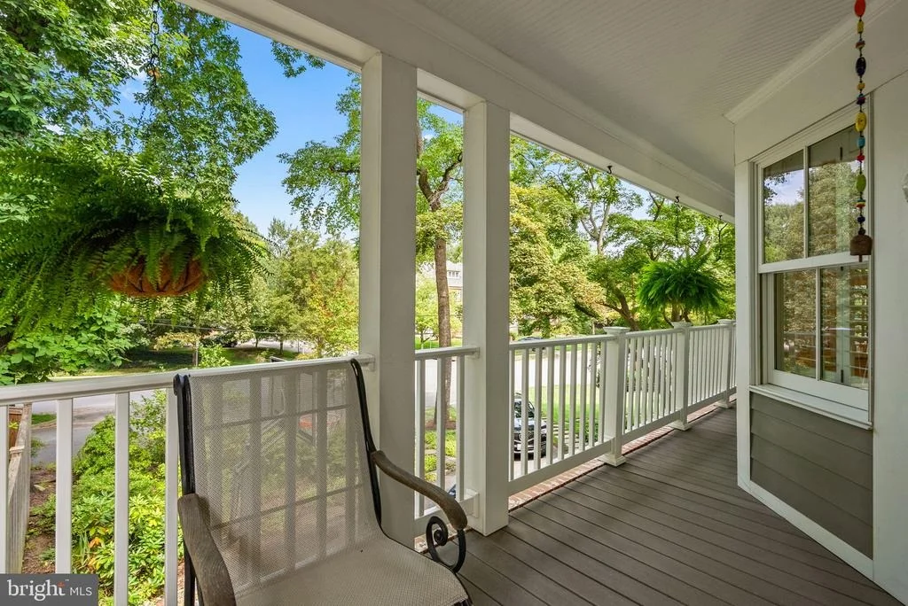 Photo of 710 WOODSIDE PARKWAY