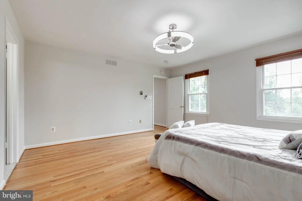 Photo of 8200 TYSON ROAD