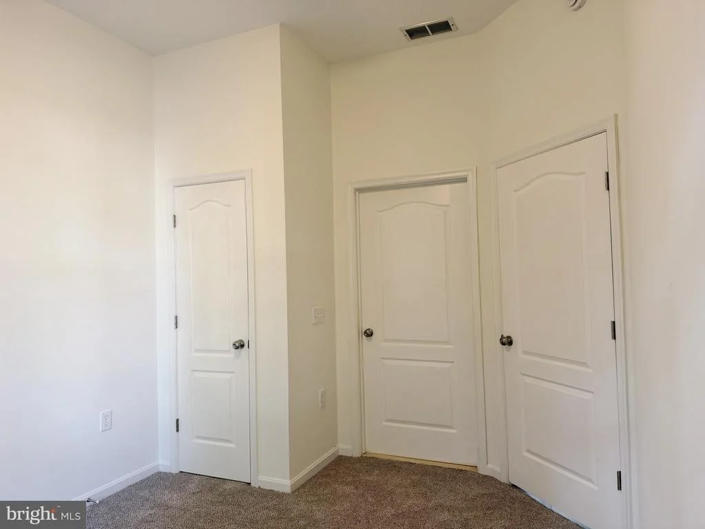 Photo of 1 FREEPORT LANE