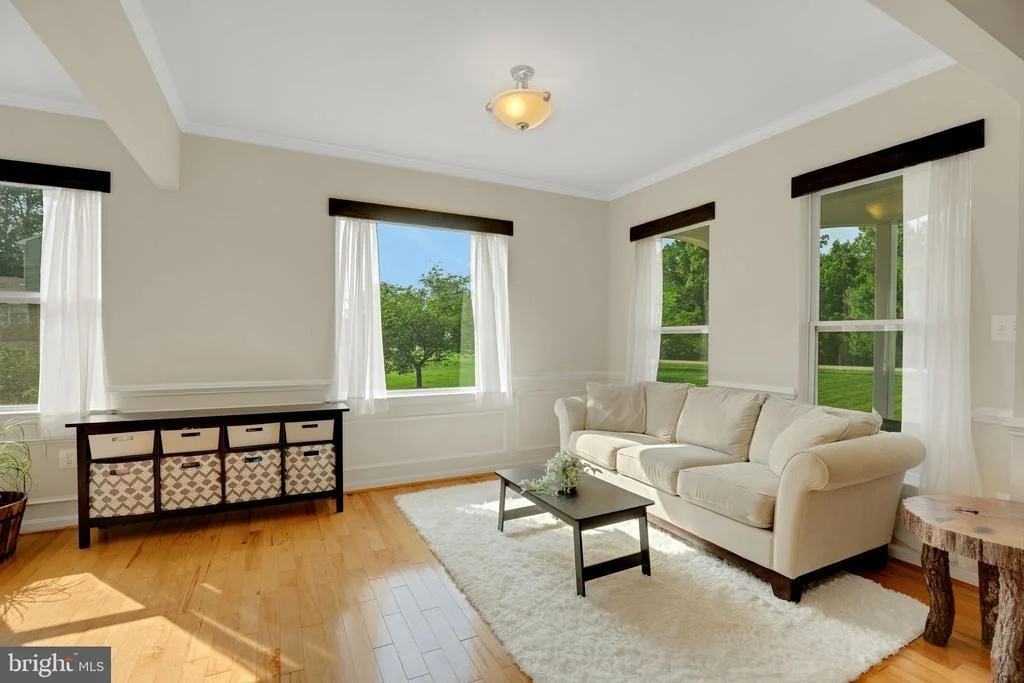 Photo of 2058 BAYTHORNE ROAD