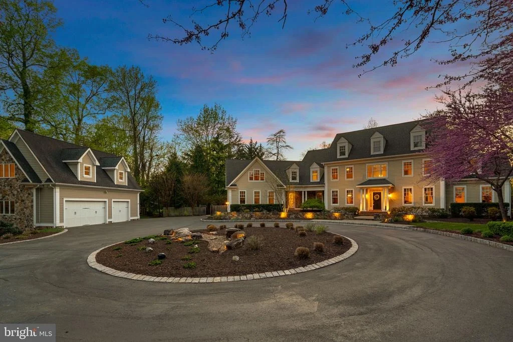 Photo of 370 EAGLE HILL ROAD