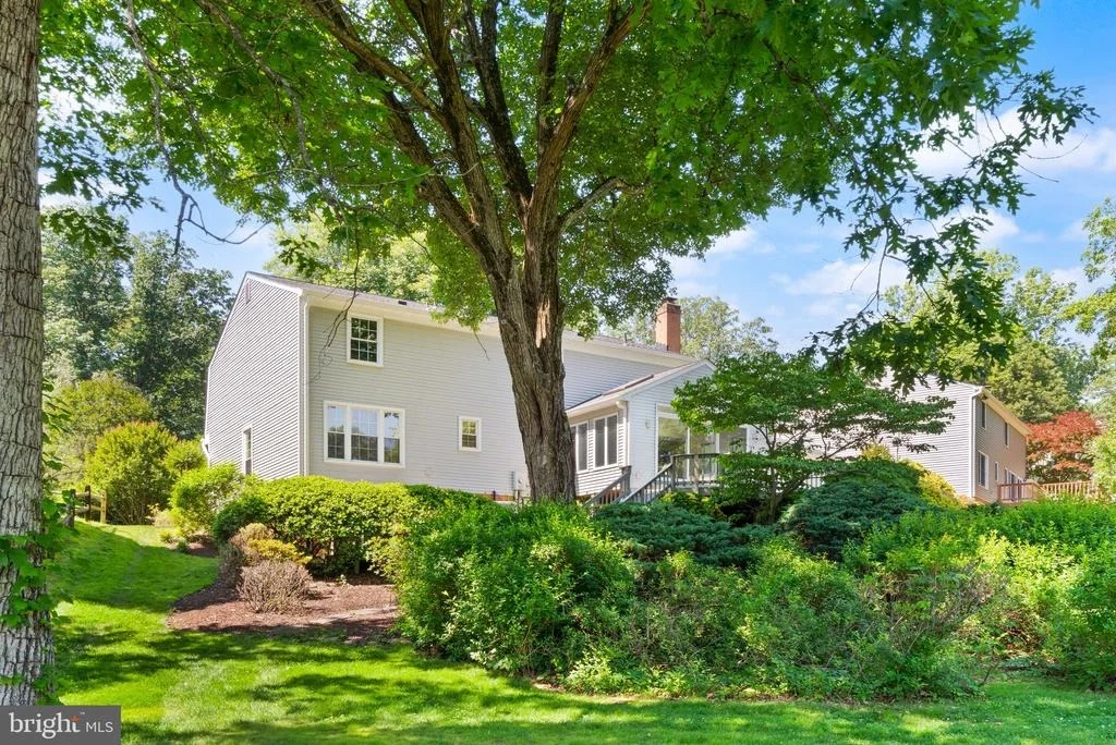 Photo of 2037 DURAND DRIVE