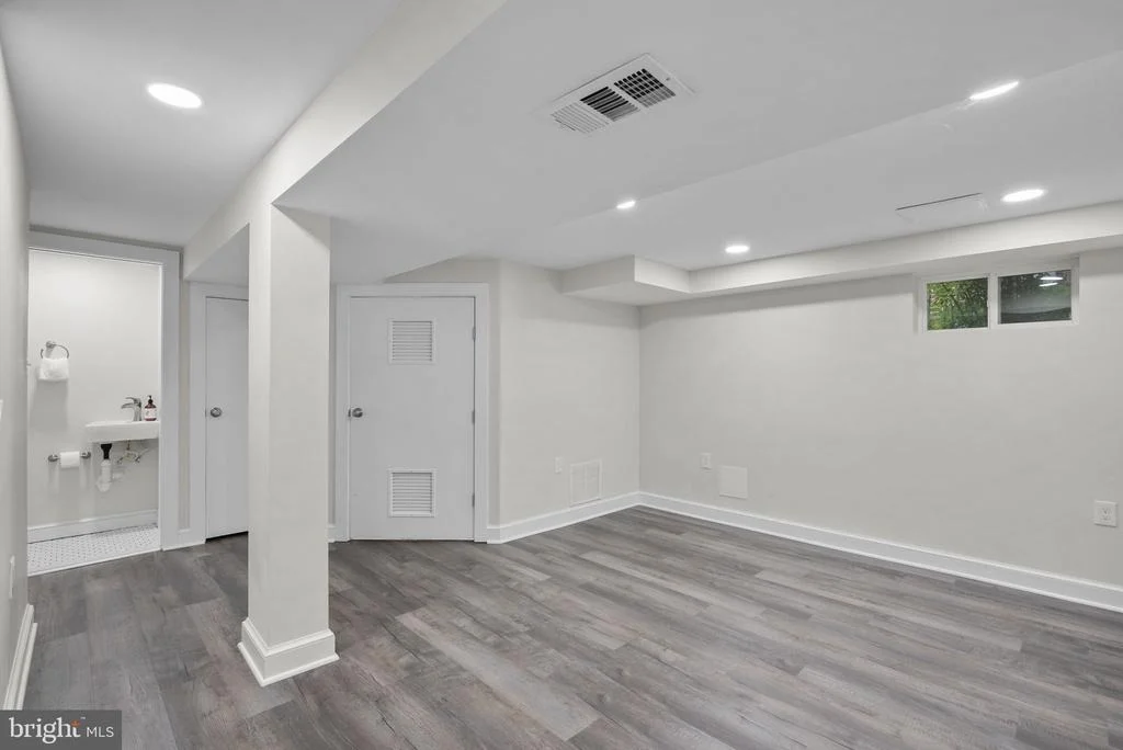 Photo of 9407 SEMINOLE STREET