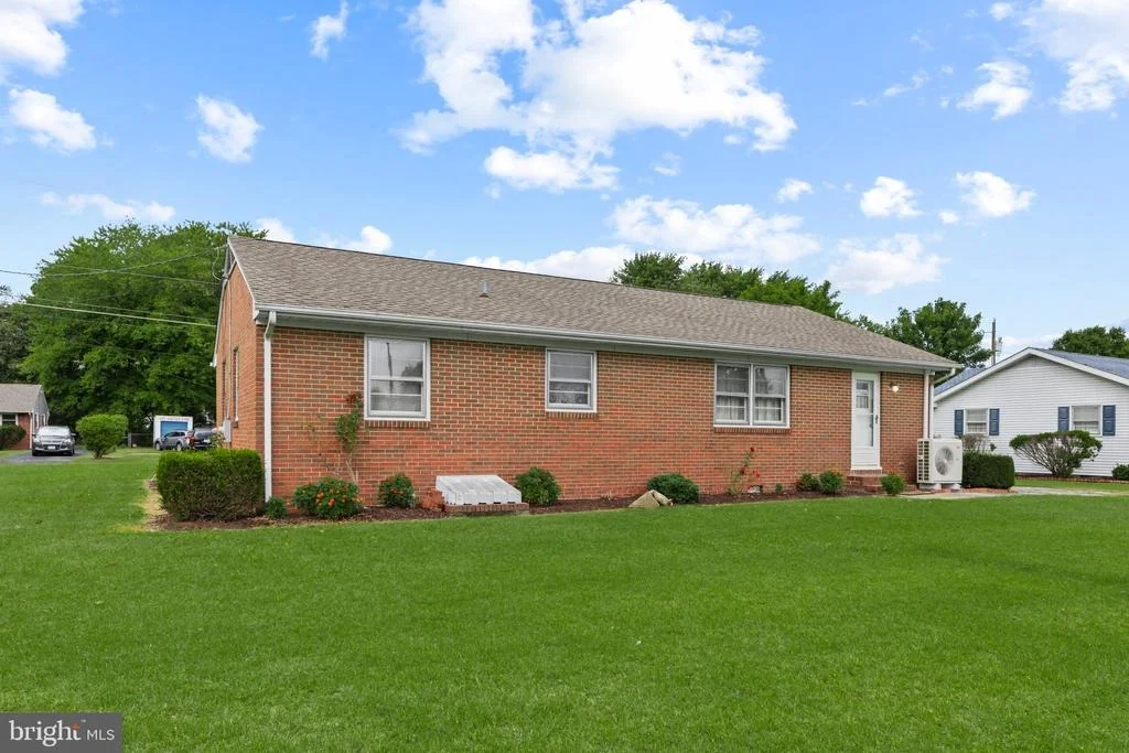 Photo of 325 CALVIN DRIVE