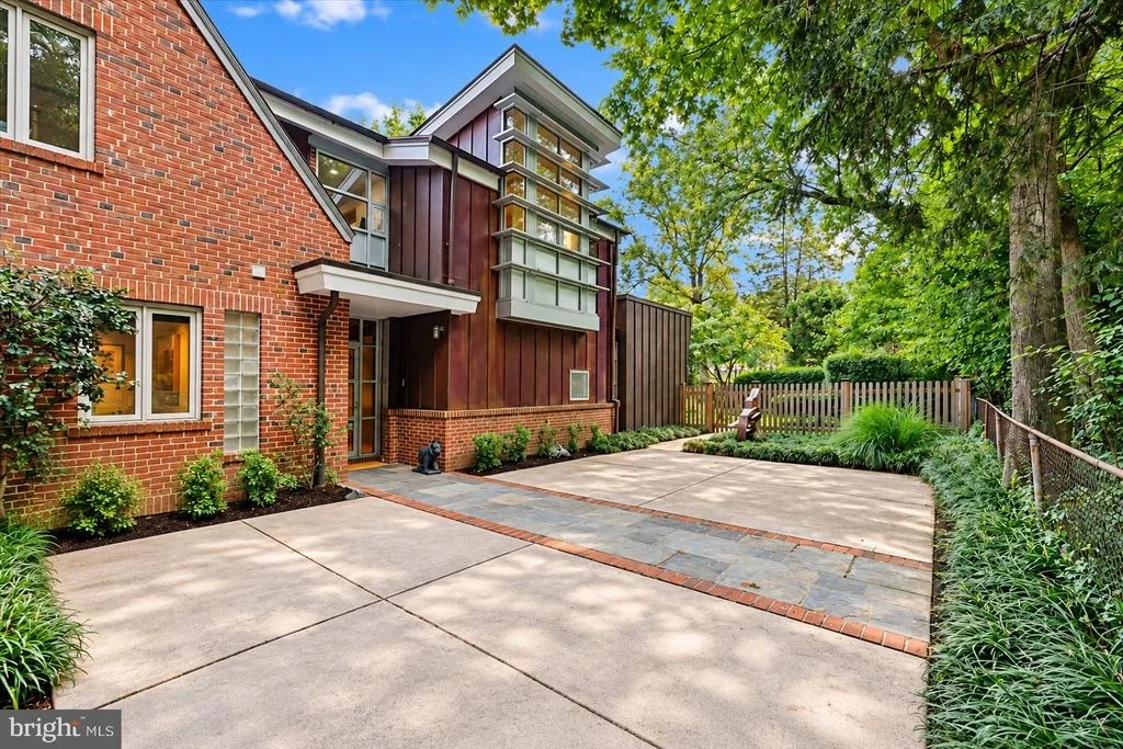 Photo of 1212 WOODSIDE PARKWAY