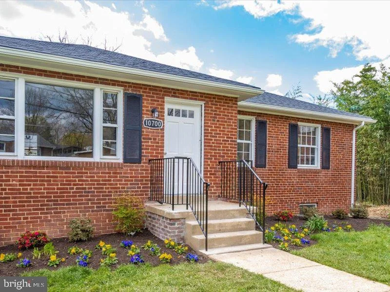 Photo of 10700 JAMAICA DRIVE