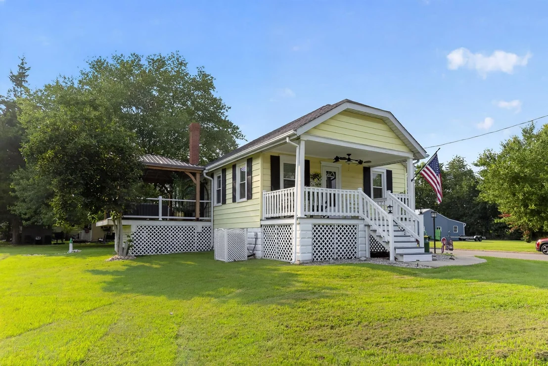Photo of 319 N HOOK ROAD