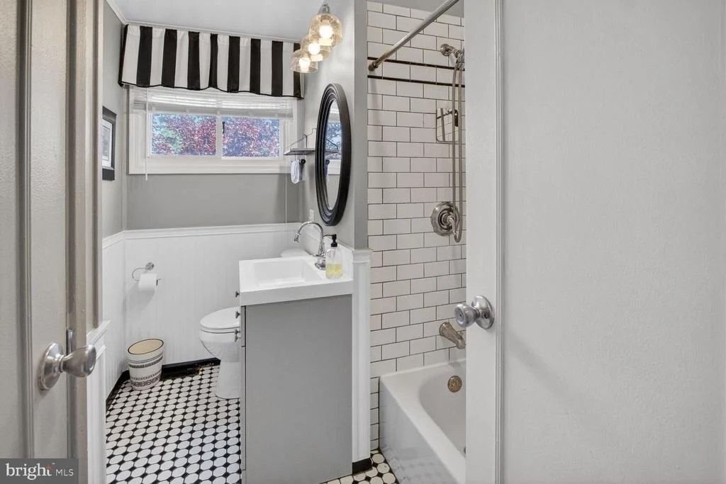 Photo of 613 CHARLES STREET