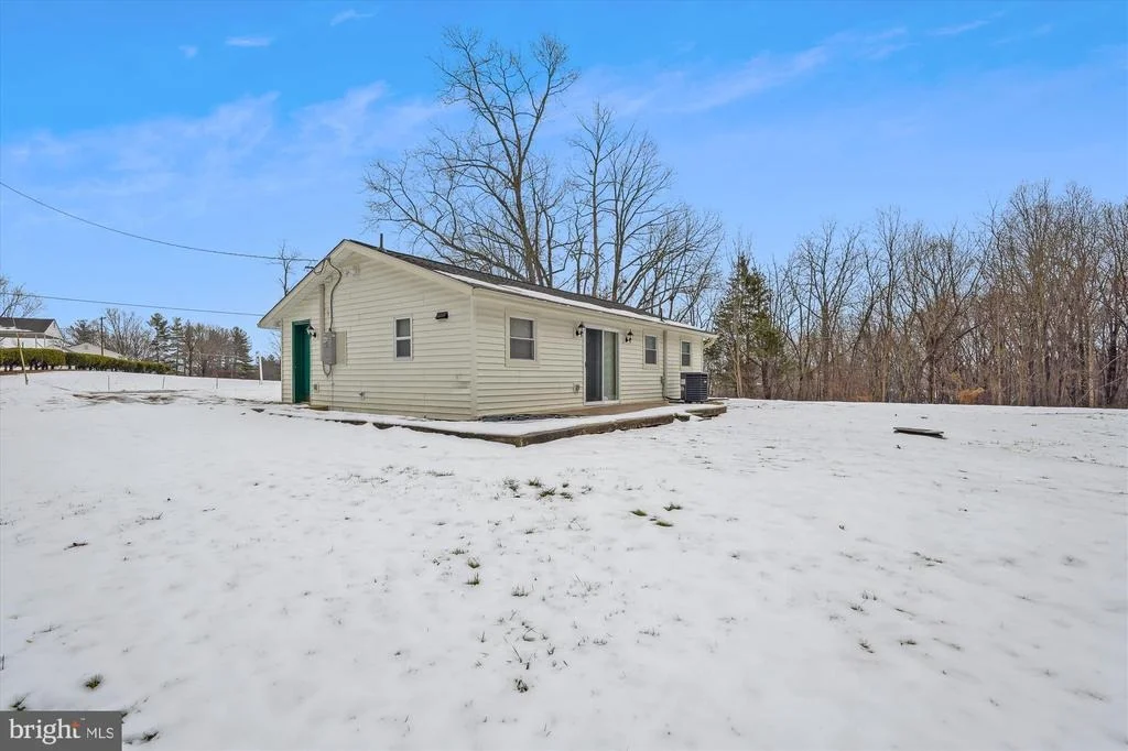 Photo of 6411 DAVIS ROAD