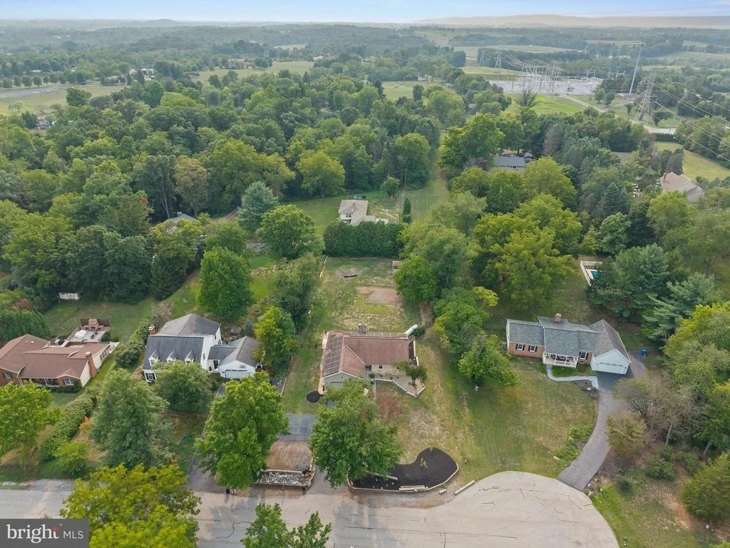 Photo of 223 PINEVIEW DRIVE