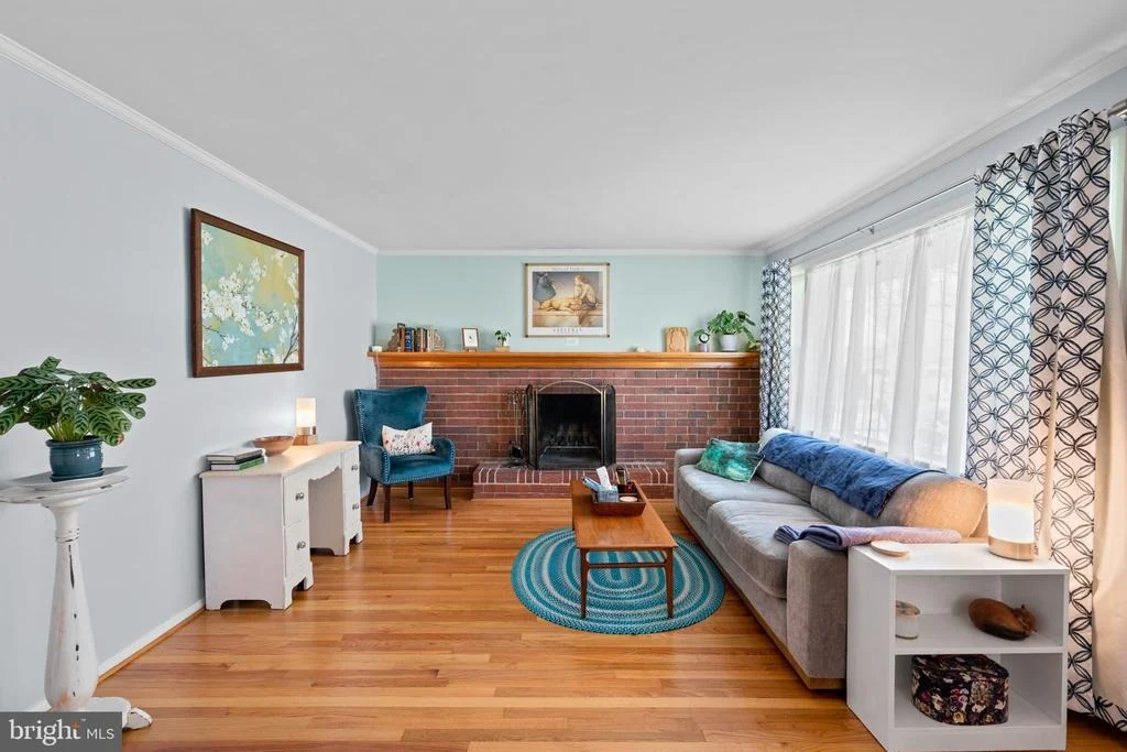 Photo of 423 NEEPIER ROAD