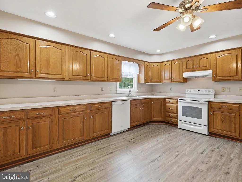 Photo of 123 SHERRIS WAY
