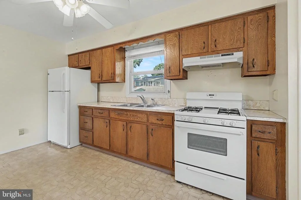 Photo of 16 RUNNING BROOK ROAD