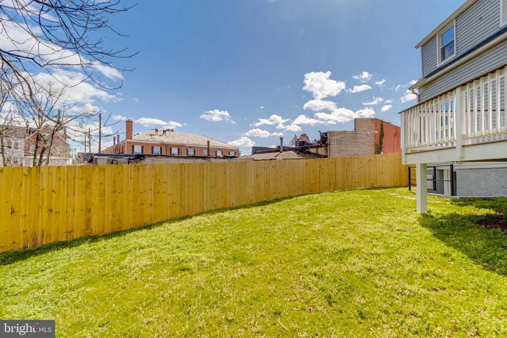Photo of 605 WALNUT AVENUE
