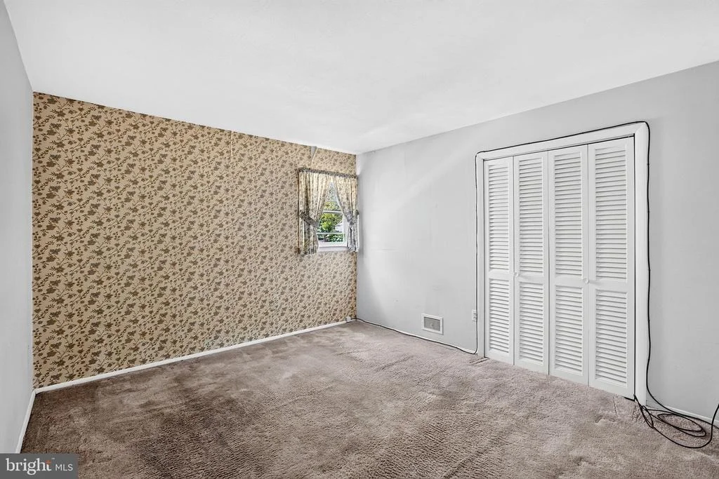 Photo of 6 WICKFORD AVENUE