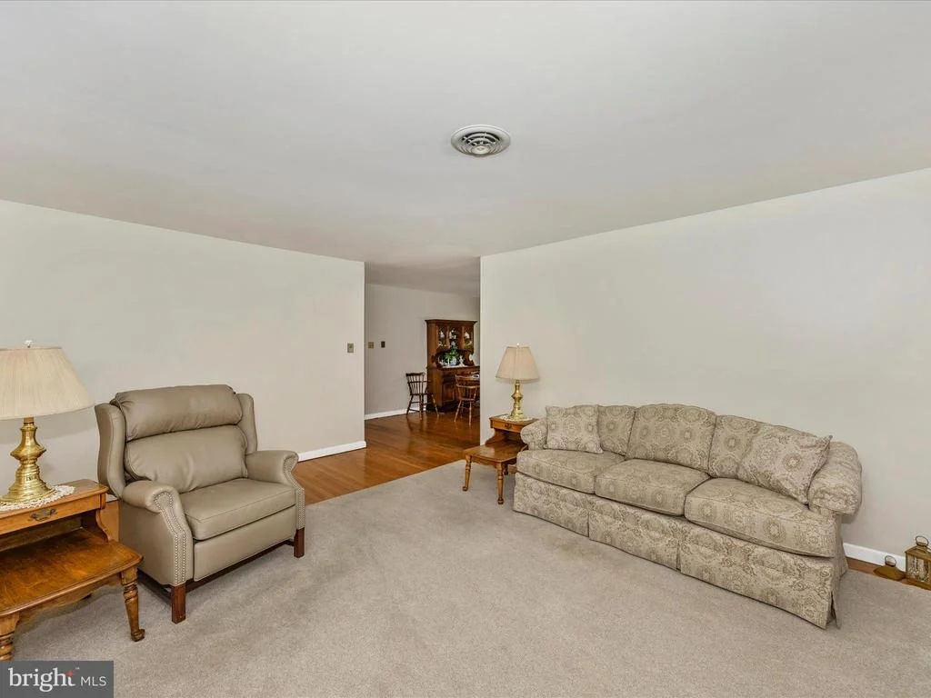 Photo of 5634 SHOOKSTOWN ROAD