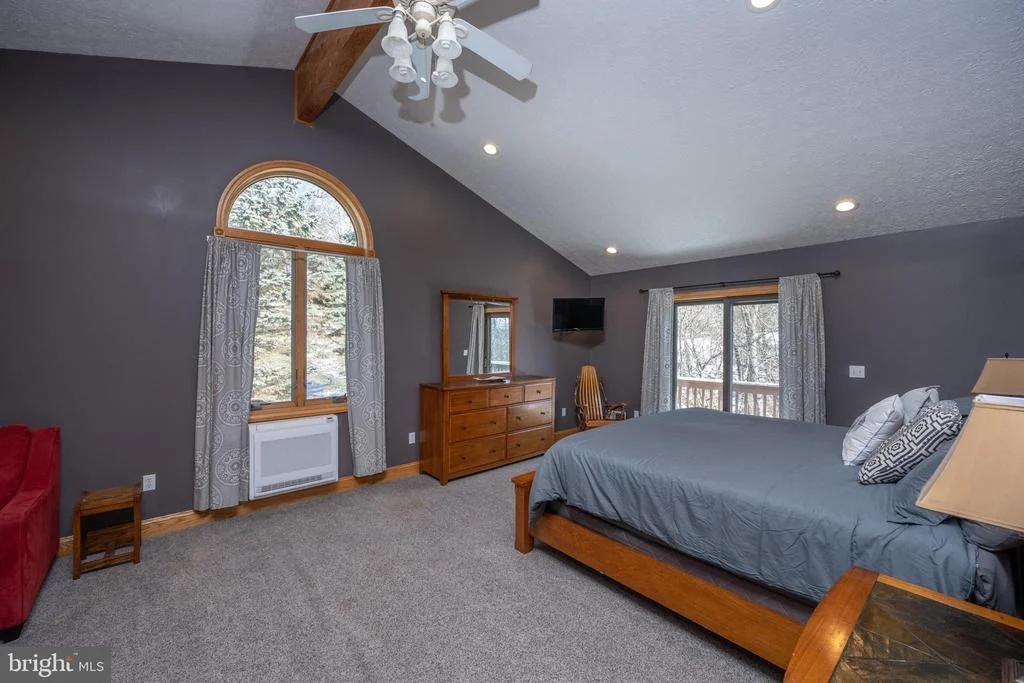 Photo of 723 PINNACLE DRIVE