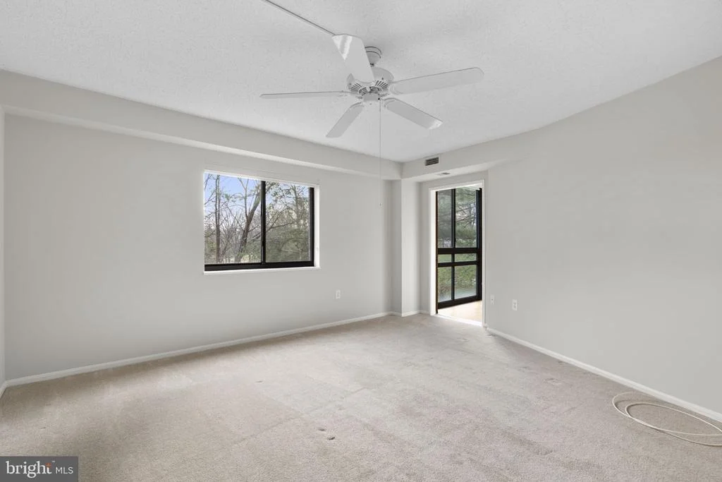 Photo of Unit 3204 at 15115 INTERLACHEN DRIVE