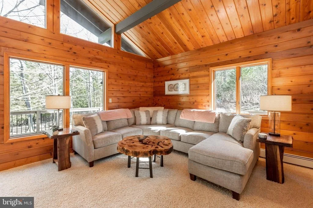 Photo of 106 LODGE CIRCLE
