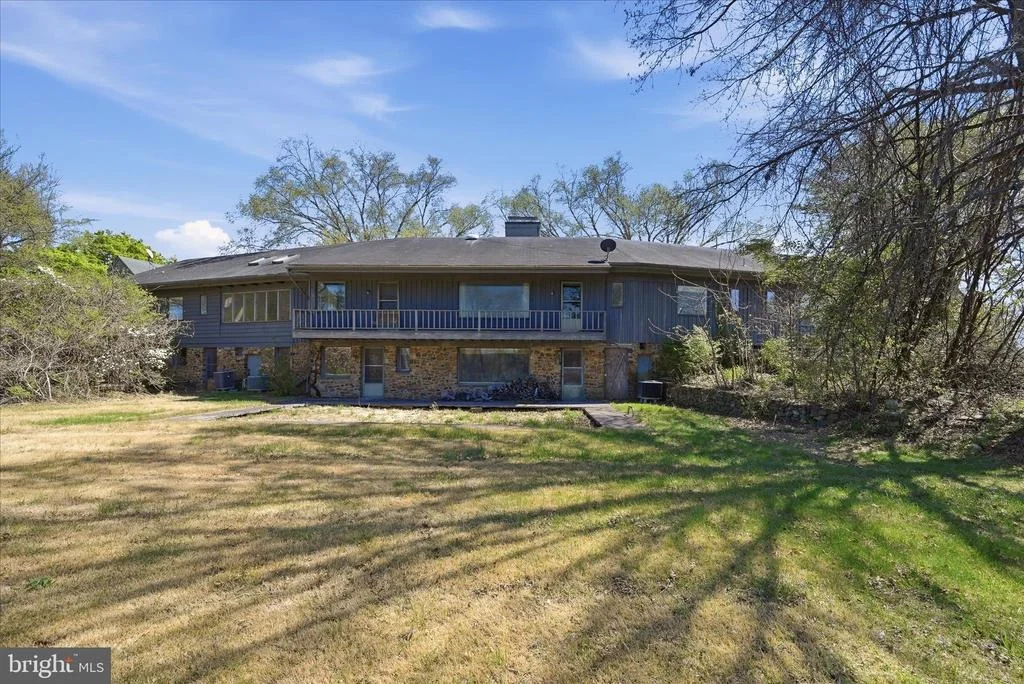 Photo of 2517 FIVE POINTS ROAD