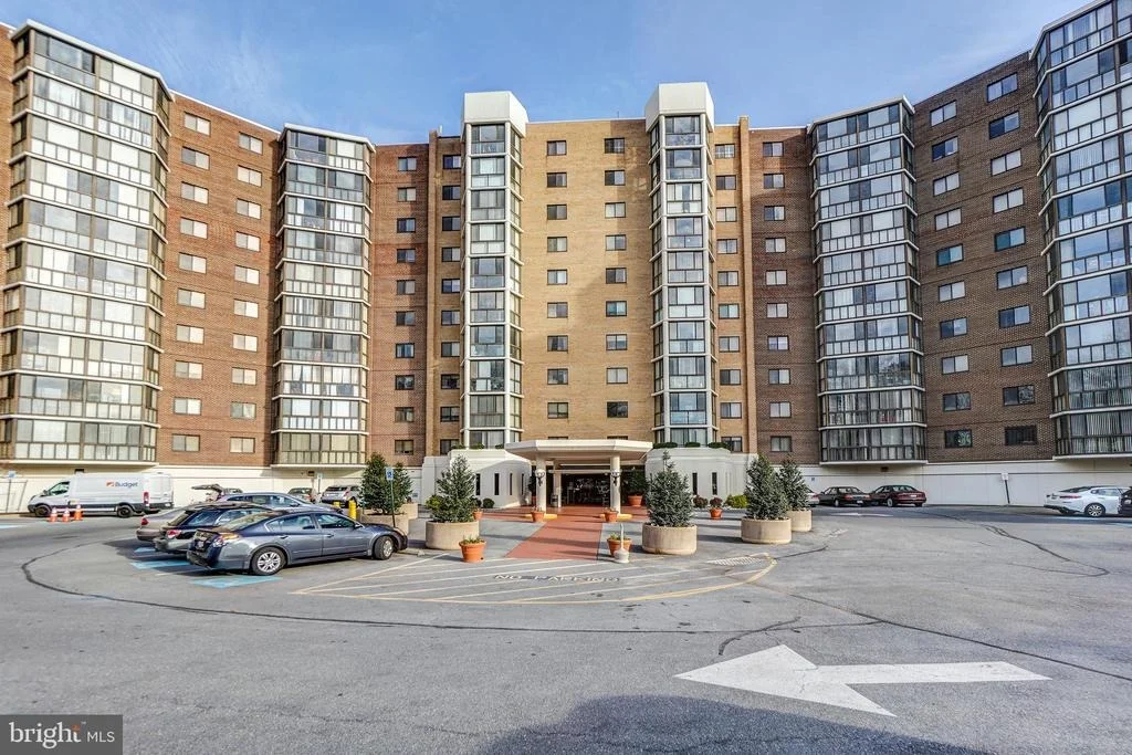Photo of Unit 4608 at 15100 INTERLACHEN DRIVE