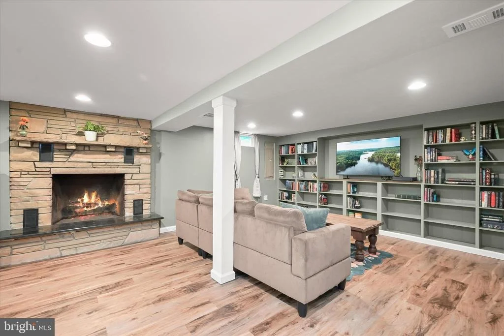 Photo of 7403 LOCUST DRIVE