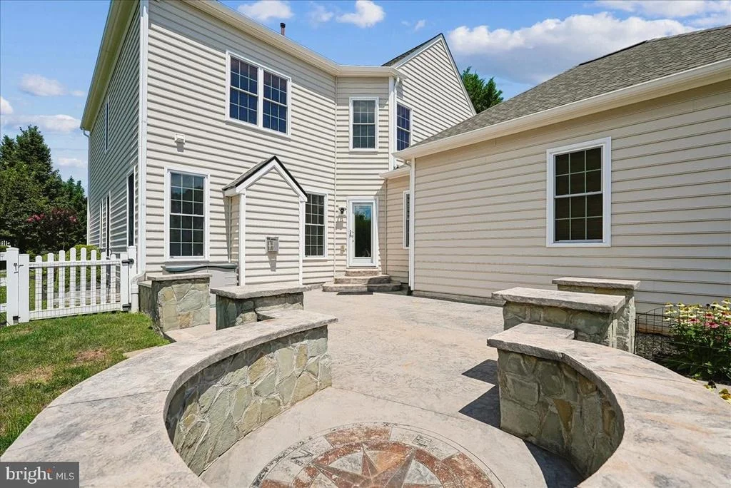 Photo of 41305 WINDYBUSH DRIVE