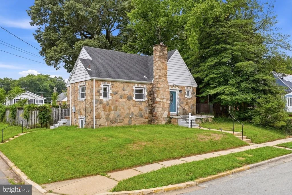 Photo of 6515 GATEWAY BOULEVARD