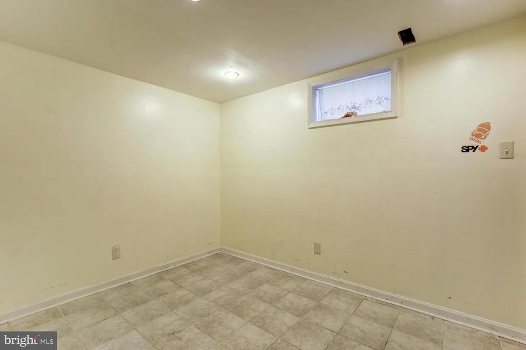 Photo of 1305 OAKVIEW DRIVE