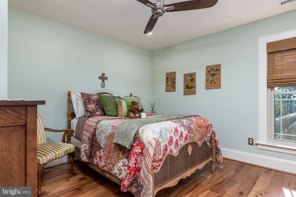Photo of 144 ELIZABETH WAY
