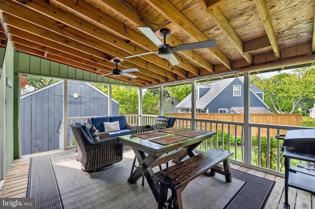 Photo of 7018 QUANDER ROAD