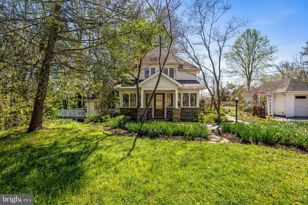 Photo of 8230 DOGWOOD ROAD