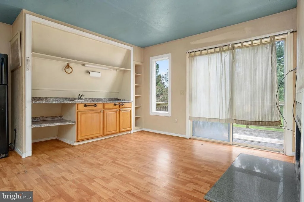 Photo of 6047 MIDDLEBURG ROAD