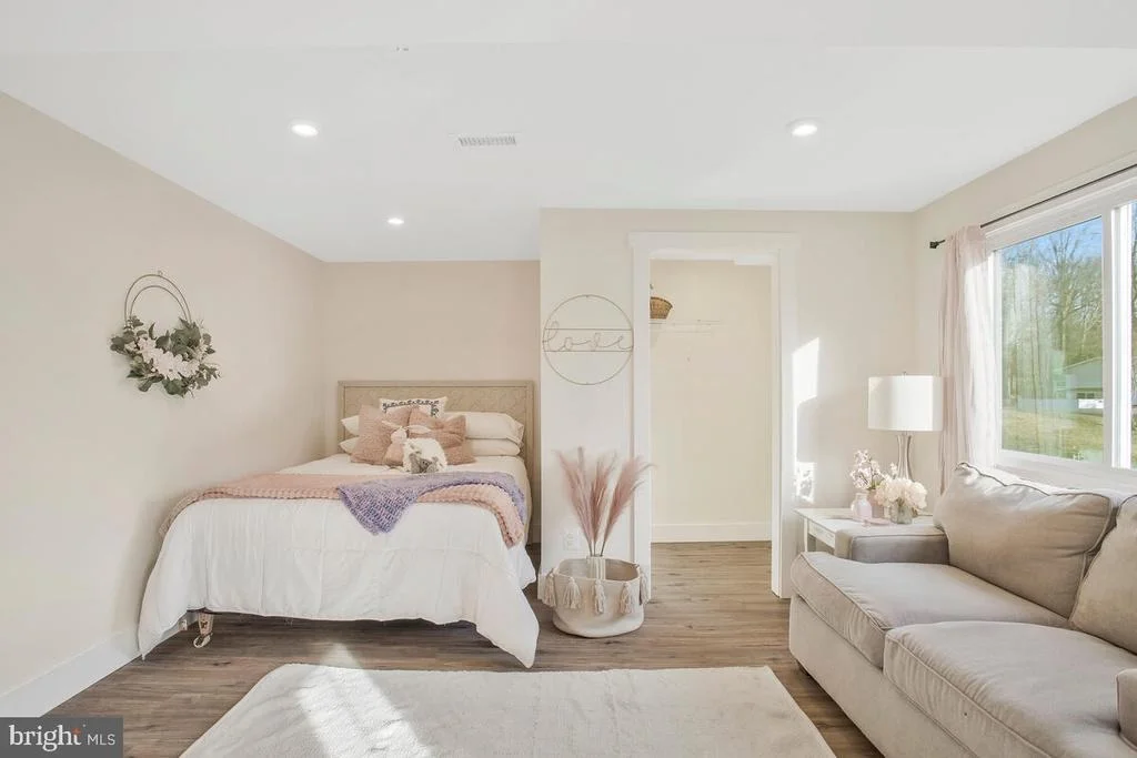 Photo of 11216 LAKEVIEW DRIVE