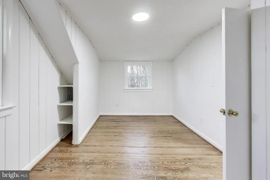 Photo of 11209 MIDVALE ROAD