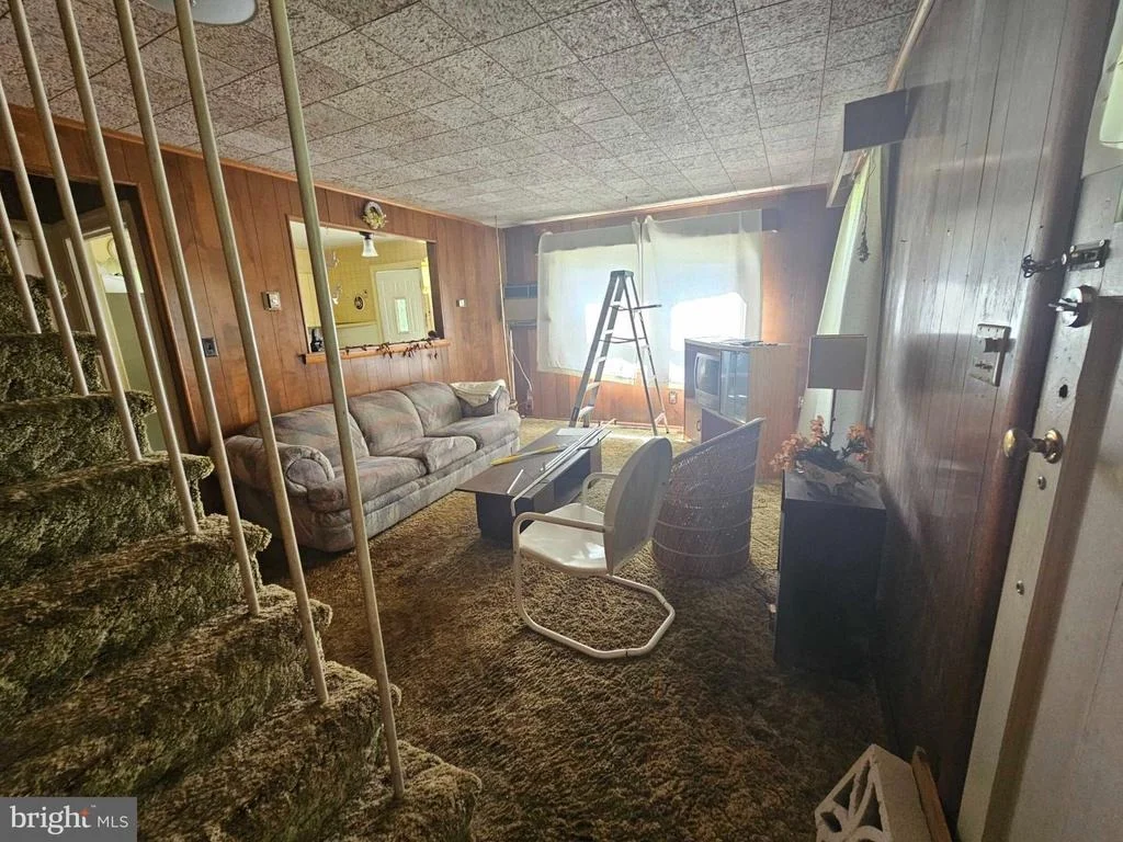 Photo of 305 CEDAR DRIVE