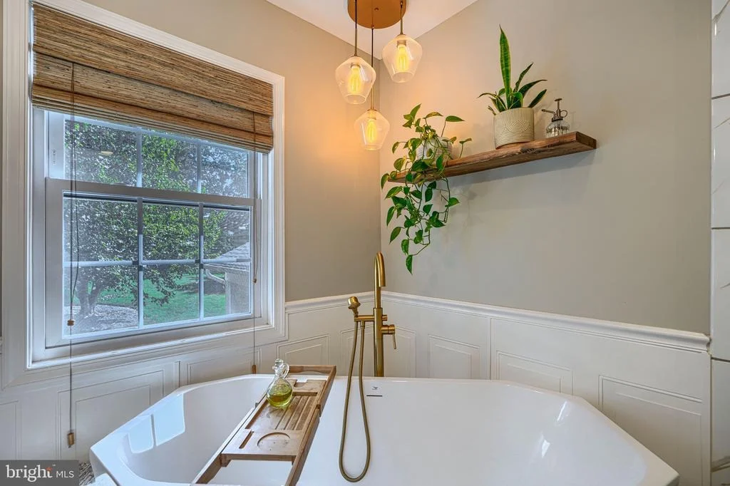 Photo of 1004 PEPPARD DRIVE