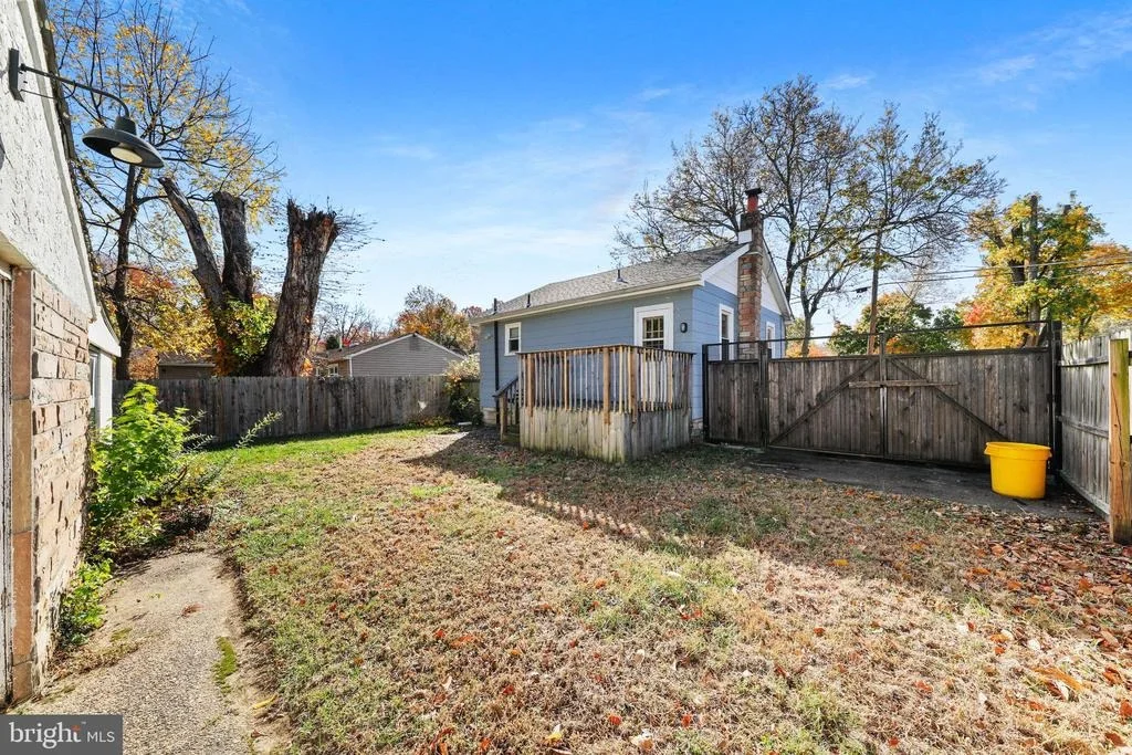 Photo of 323 3RD AVENUE