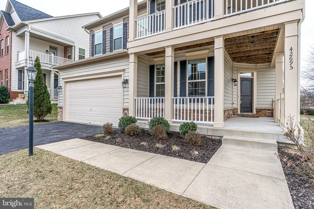 Photo of 42695 MACAULEY PLACE