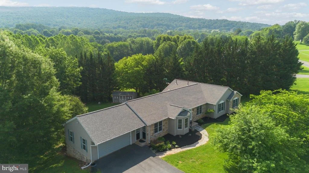 Photo of 8613 HOLLOW ROAD