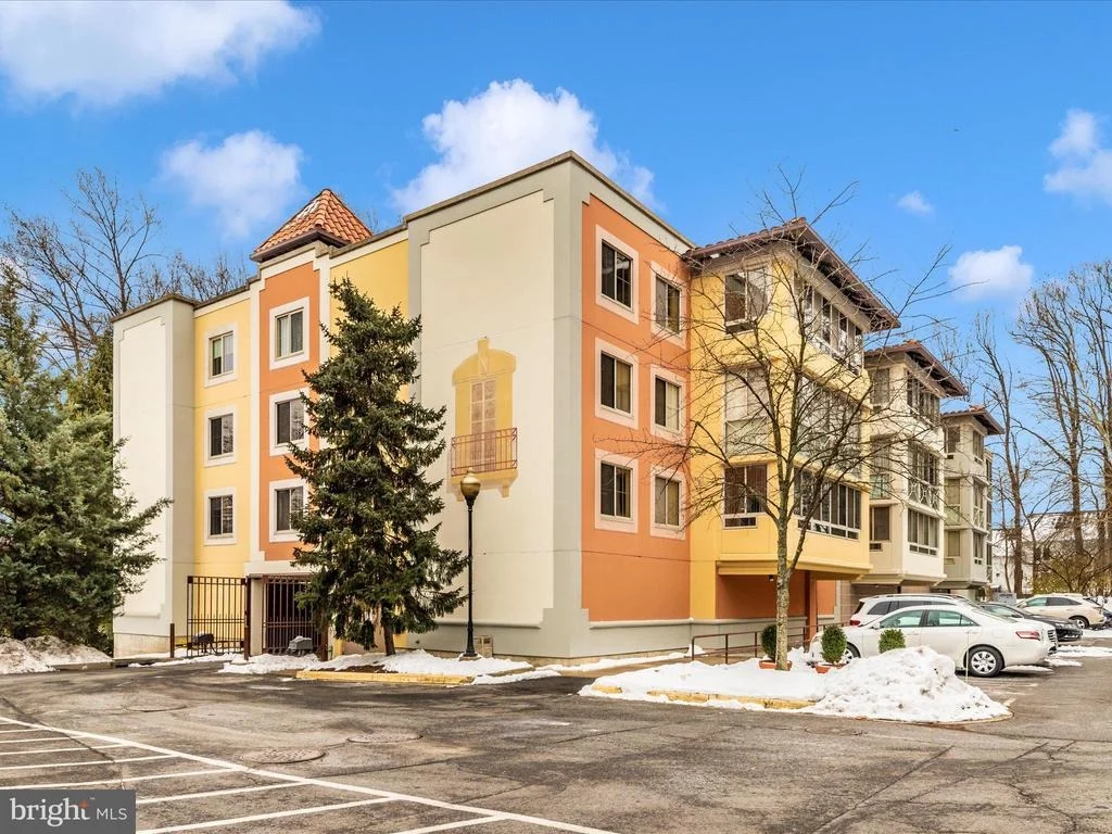 Photo of Unit 402 at 14809 PENNFIELD CIRCLE