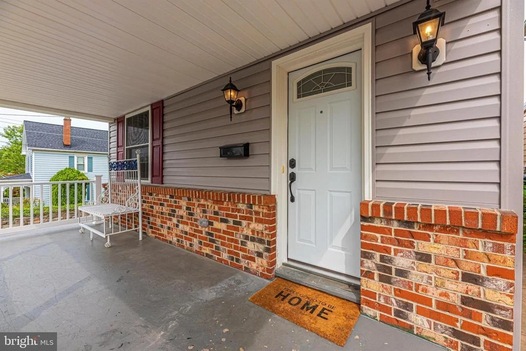 Photo of 1 E E STREET