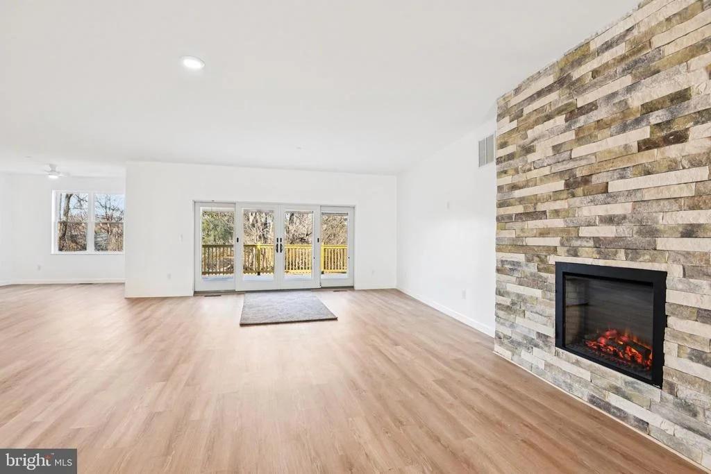 Photo of 8325 GROVE ANGLE ROAD