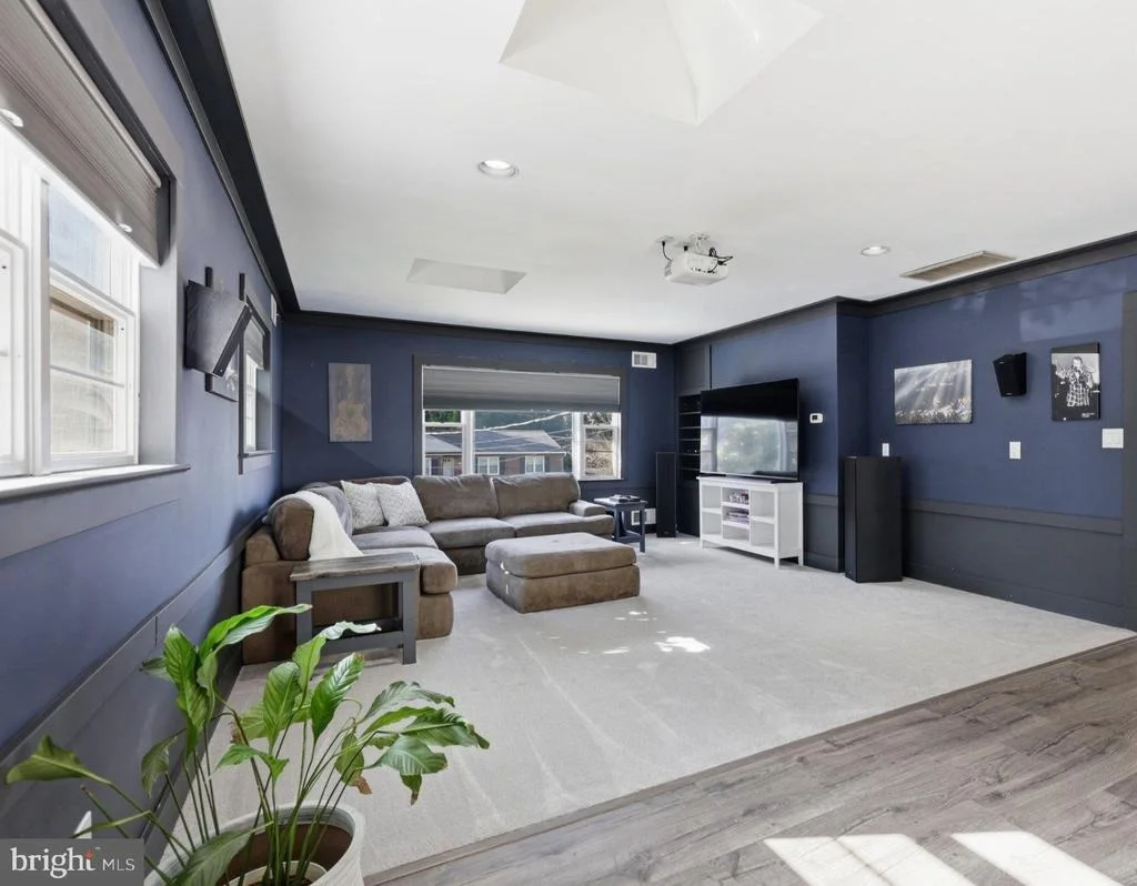 Photo of 6250 DIAMOND DRIVE