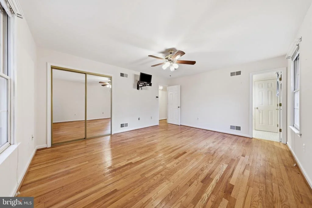 Photo of 5194 DEBRA ROAD